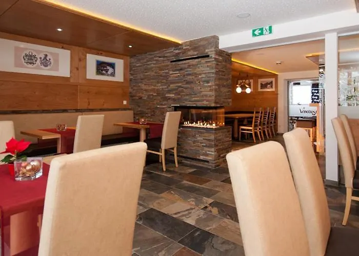 Venetrast Πανσιόν 3*